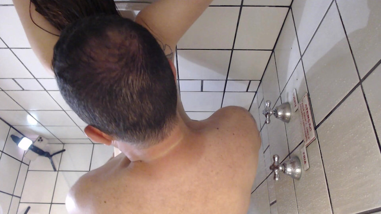 Casal Amador: 已婚妇女在浴室性交时射精并大声呻吟