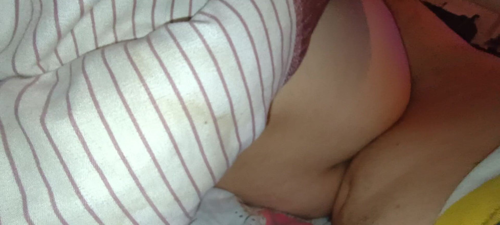 AncaLuxe: Quando estou cansado, padrasto enfia seu pau dentro de mim,...