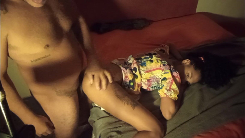 Bebes vagabundas: ใส่ไว้ในลูกเลี้ยงและตูดของฉัน