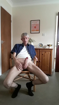 James Dirty Boy: Không có quần dài