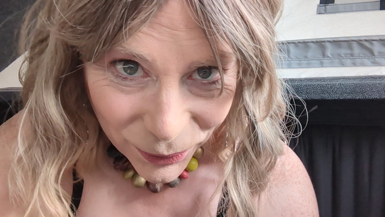NikkiGee: Сперма в колготках