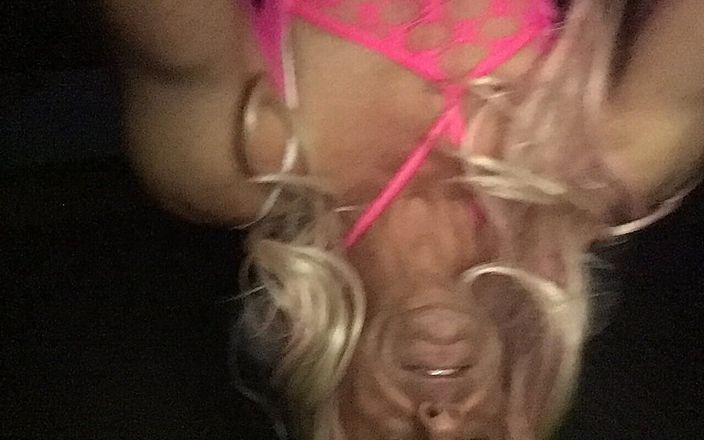 Submissive sissy: Transvesthemd sissy-schwuchtel will ihren arschfick