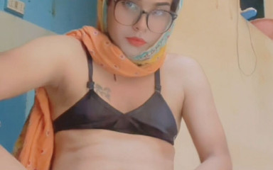 Apple00001: Pojďme si hrát s mým klitorisem, zmenšujme mého malého ptáka