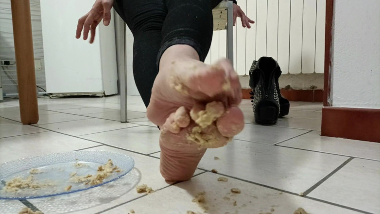 Bergami Melissa: Padronadomination: mangia dai miei piedi perdenti