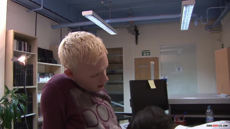 Euro boy xxx: Charlie Snake &amp; Lex Blond kongkek mentah