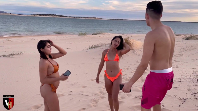 VictorHugo: Seks na plaży z brunetką