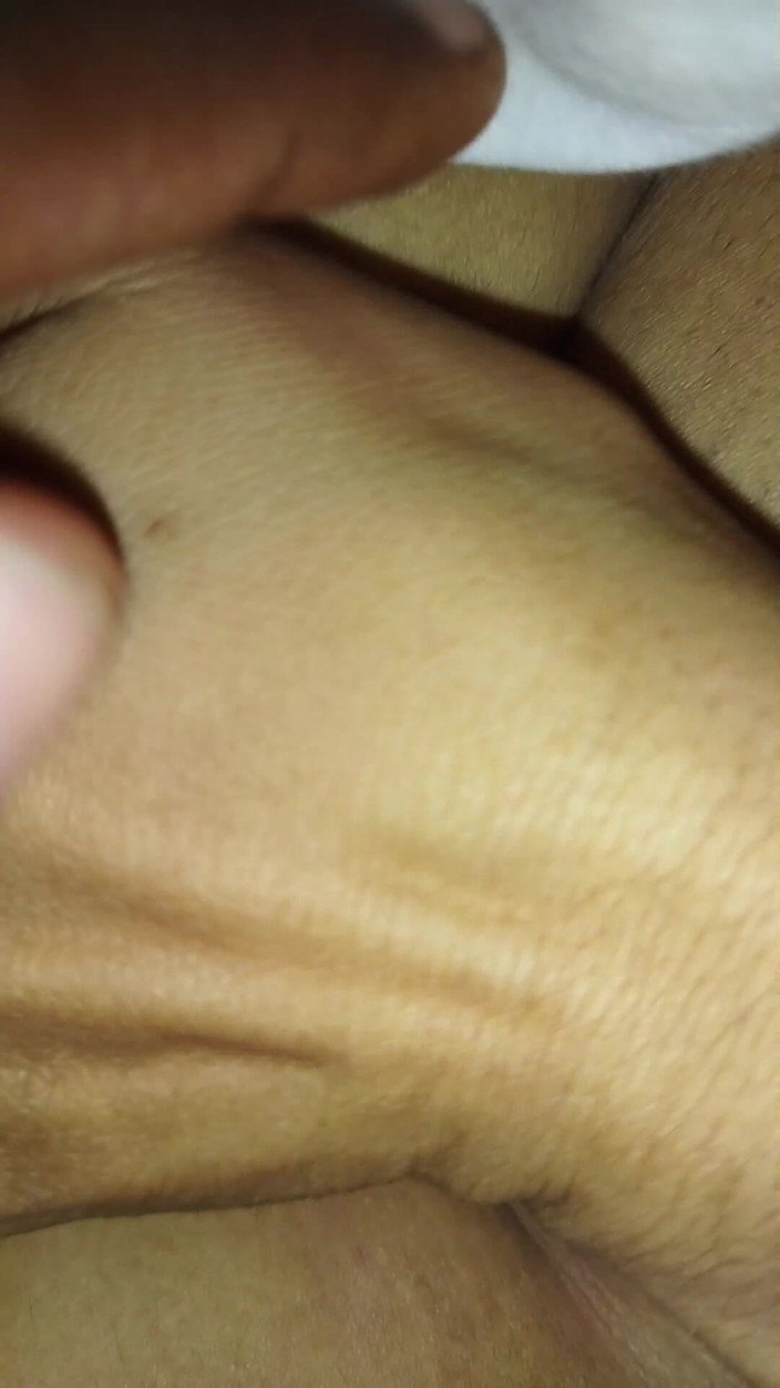 Sreemeg: Ma demi-sœur desi me suce la bite profondément