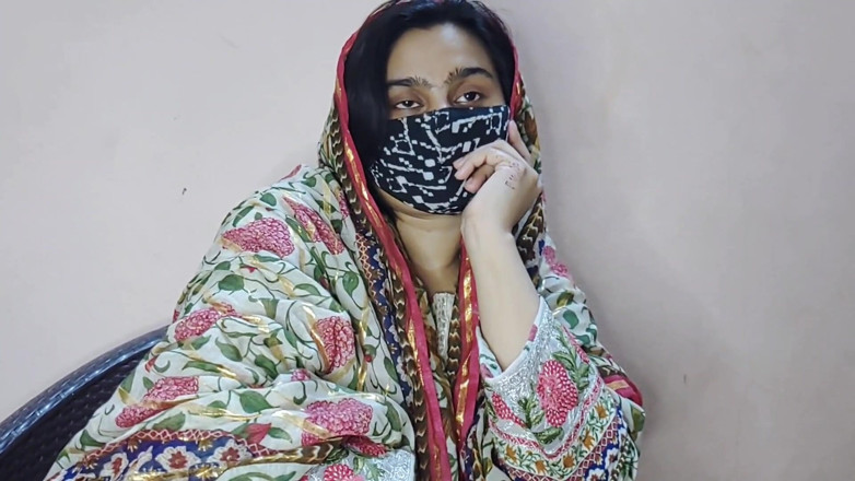 Faryal: Bari Baji Ne Di Chote Bhai Apni Chut-clear Conversa hindi