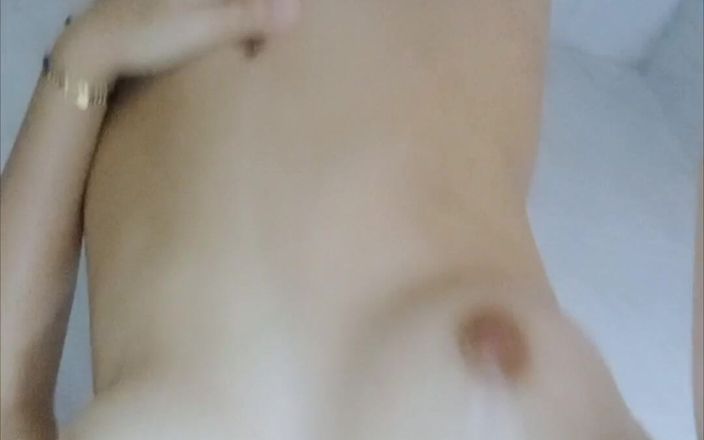 Prisila Devid: Quand tu es sous la douche avec moi comme ça ?