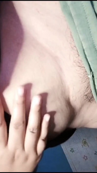 Femme Excitée, Chatte Mouillée, Masturbation, Gros Seins Naturels
