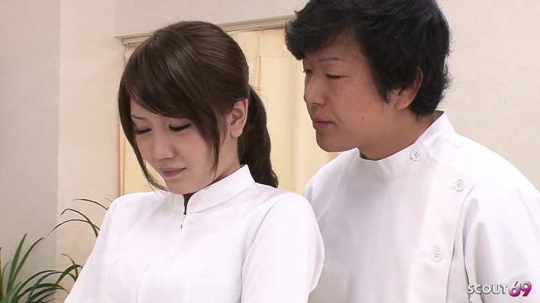 Asian porn collection: Memek sempit yuuri si gadis jepang dengan memek berbulu dientot...
