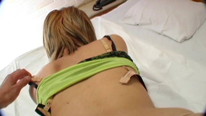 Asian Addiction: Hitomi ví, co se americkým ptákům líbí, a nutí je...