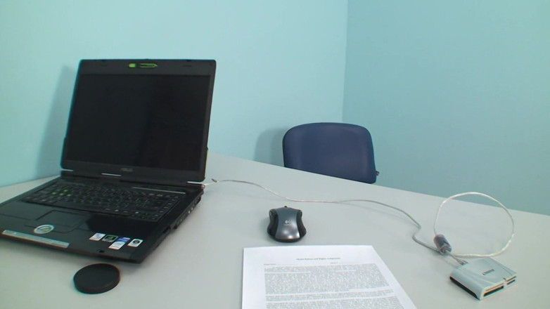 Teens 1st Anal Casting: Keri는 아이브가 내 인생에서 느낀 것 중 가장 타이트한 엉덩이 중 하나였다!