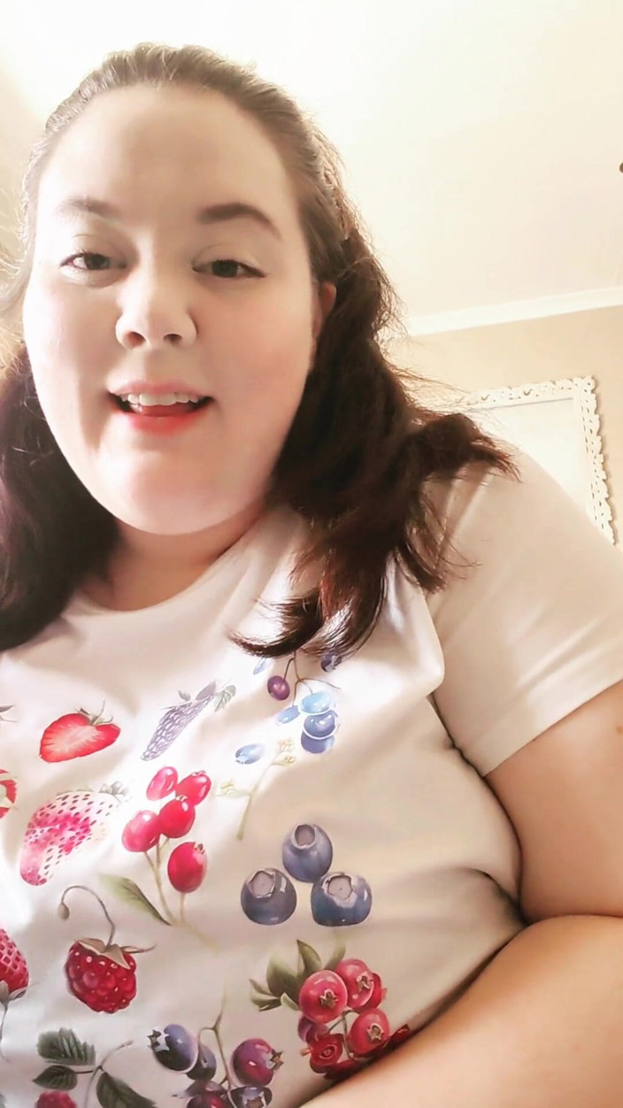 Aliceqii: POV opiekunka do dziecka z wielkimi cyckami chce się pieprzyć