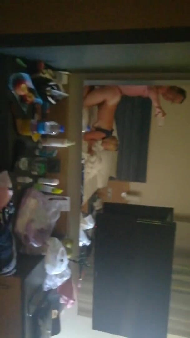 Igor 8820: Si blonde amatur disayangi dalam video buatan sendiri ini