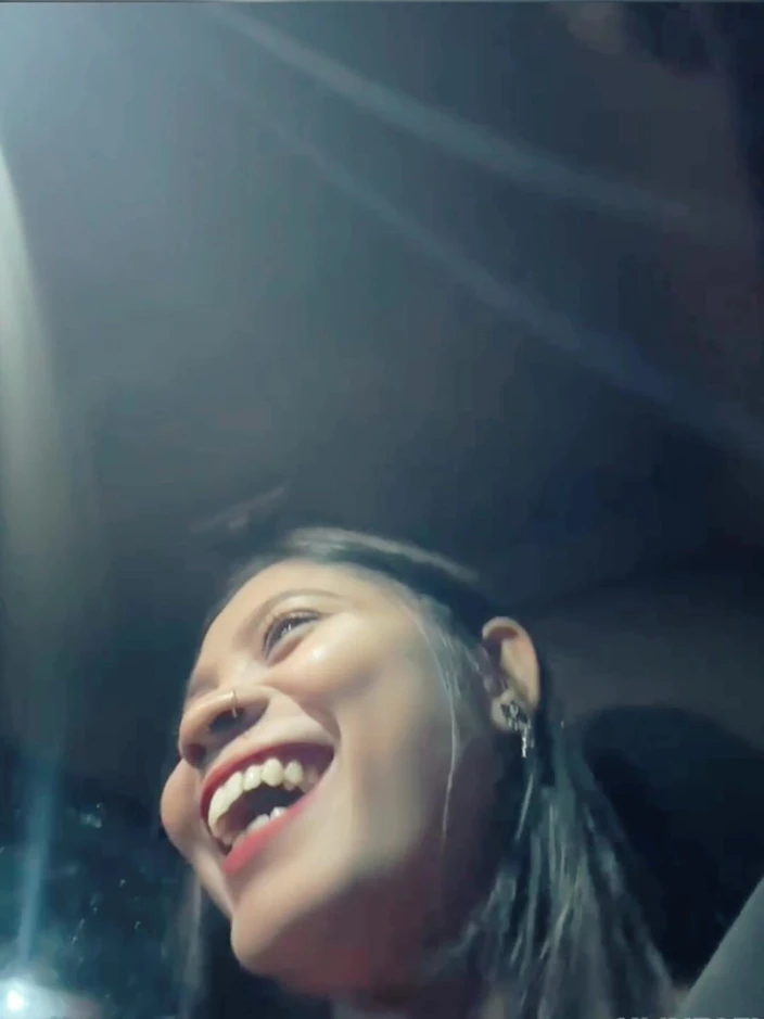 Nisha bhabhi ki chudai: Показываю большие в машине, когда собираюсь за рулем.