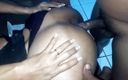 Anal brasileiro: Шаловливая брюнетка пердит и открывает ее задницу, вызывая анальный пролапс, чувствуя горячую сперму
