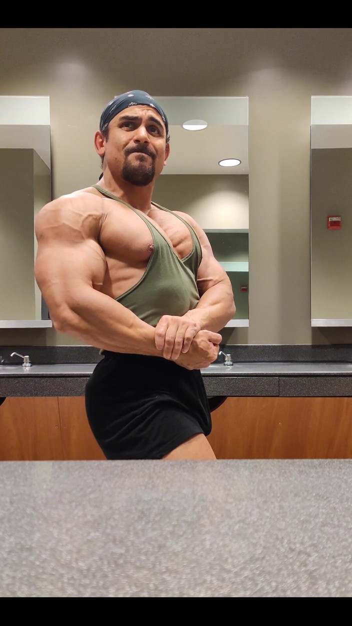 Benji Bastian: Bara en av de oräkneliga videor jag har.