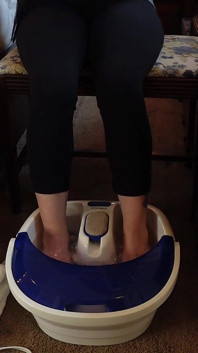 Mira a los suds bailar alrededor de mis pequeñas suelas cansadas