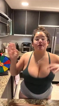Transmisie în direct cu Dani Valentina