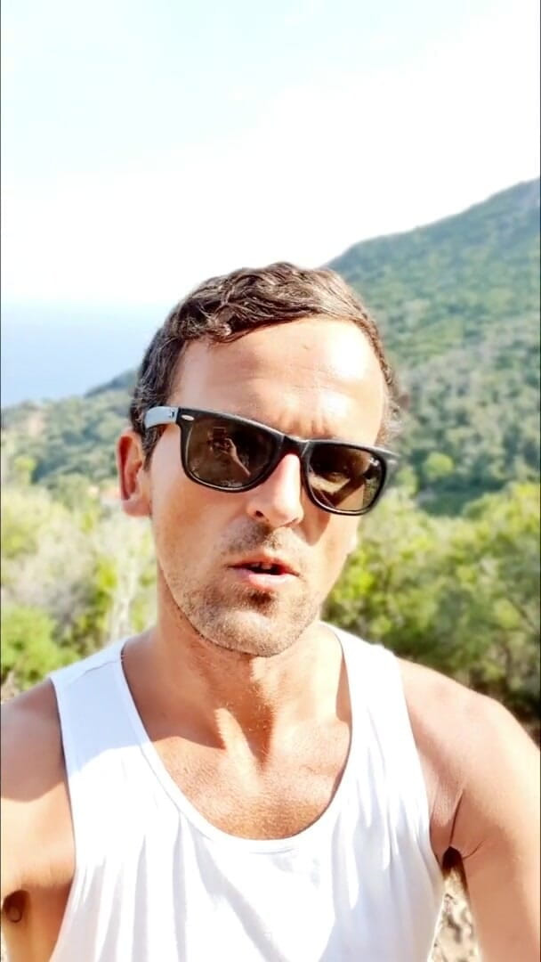 Slutboyben: Slutboyben cam4 pisse en public en vacances
