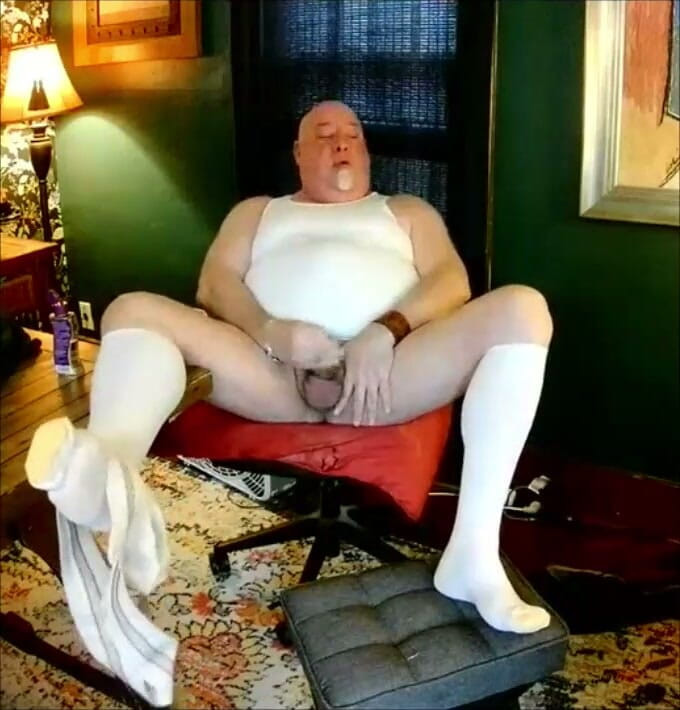 beardaddychub: Bear Stepdaddy Chub Shoots While Jerking in Jock