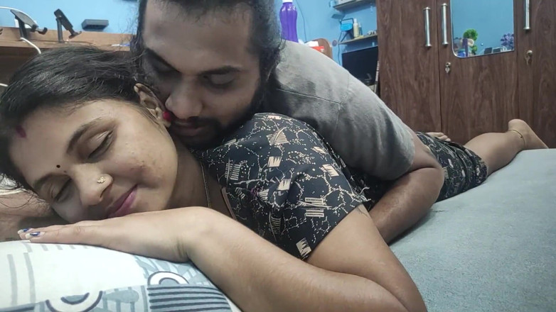 Vaigavarun45: Kongkek ibu tiri semasa isteri saya tiada di rumah, ibu...