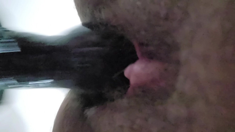 puppyrolls: Che vista divertente! Il mio clitoride è enorme e questo giocattolo...