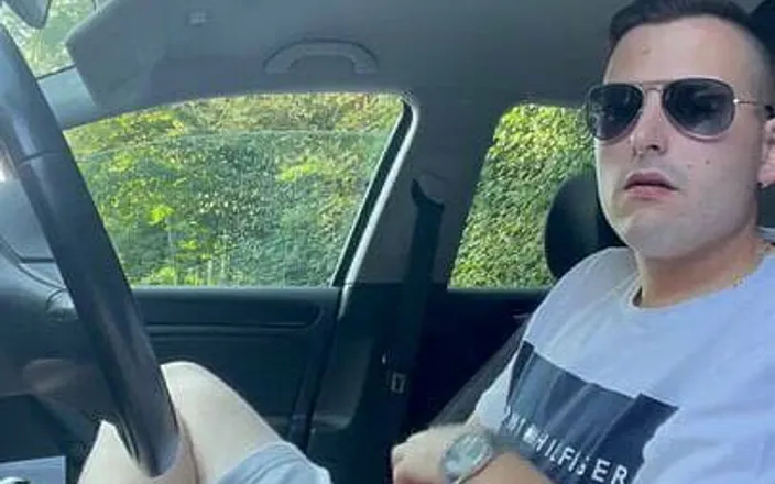 Twinkboy82: German Twinkboy Jerks off in the Car Outside