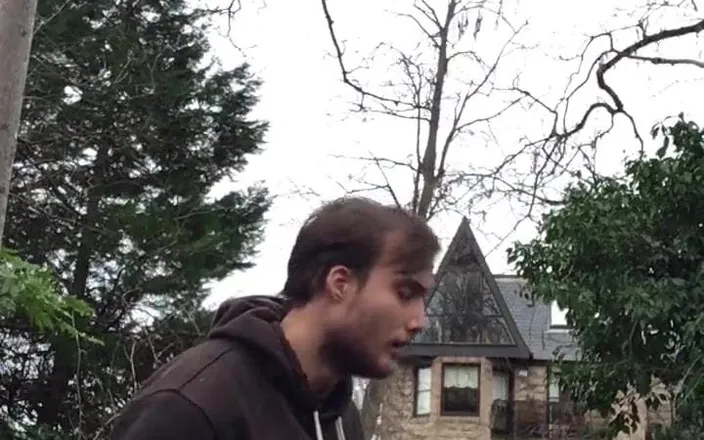 Sexy guy nude: Masturbating in public !