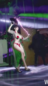 Une strip-teaseuse japonaise sexy nue ses gros seins en 3D