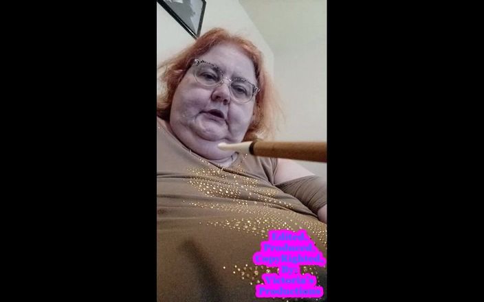 BBW nurse Vicki adventures with friends: Nv Smokes Corncob Pipe