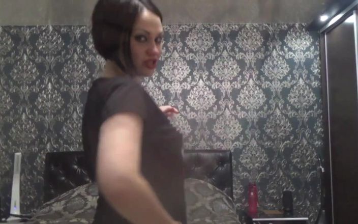 Goddess Misha Goldy: Můj biceps bude vládnout a řídit tvůj život a akce! Moje svaly...