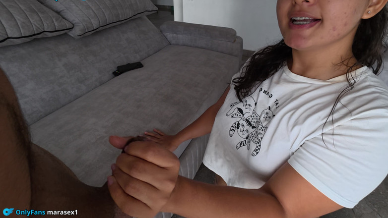 Pronoia Mey: O meio-irmão ajuda a meia-irmã com fotos quentes até ela...