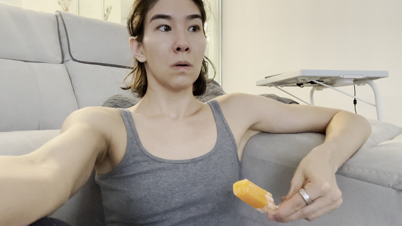 Ms_Emmy_Lynn: Masturbazione: tondo al culmine con dita e giocattoli