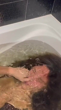Bellezza affondamento: tenuta sott'acqua, che implora l'aria