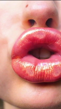 Sensual Golden Melting Kiss