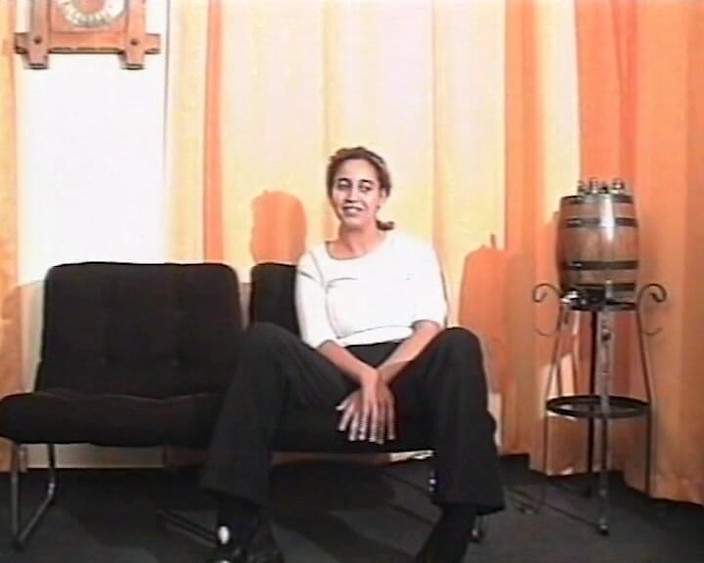 BB Video - Vintage Story: Mamă sexy germană amatoare solo cu pizdă păroasă brunetă futută