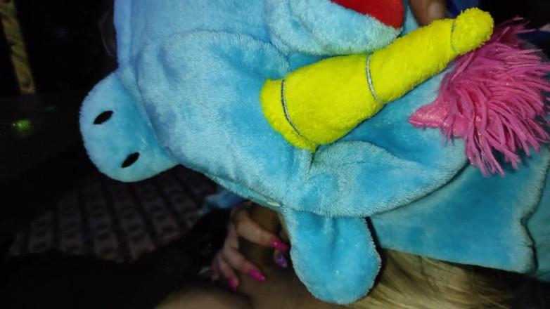 Taboo Room: Skolflicka suger kuk - hemlagad porr