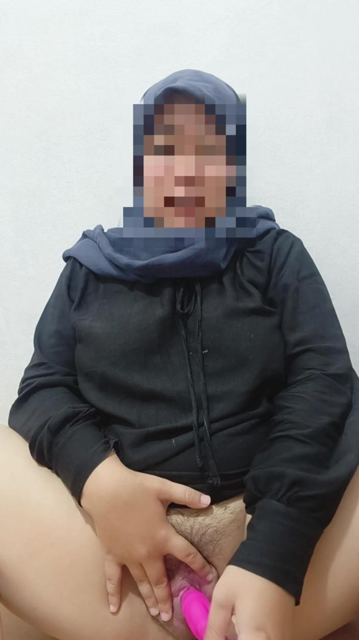 Vaginabig88: Bella sorellastra che indossa un hijab