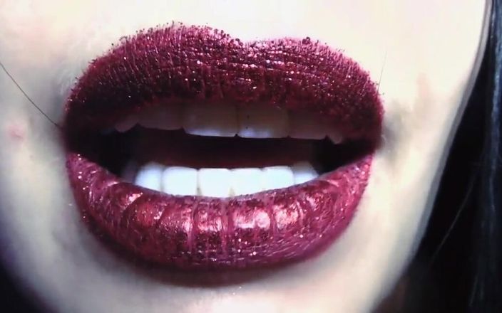 Goddess Misha Goldy: Une succube affamée de semence\ Commentaire de l’acheteur : une vidéo...
