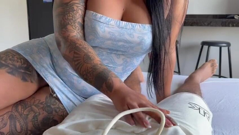 AlejandraGarciax: 彼氏は私のドレスのせいで私を拒絶し、義理の兄は私とセックスしました