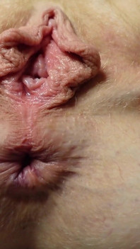 Detailní Záběr Na Kundičku a anální Masturbaci