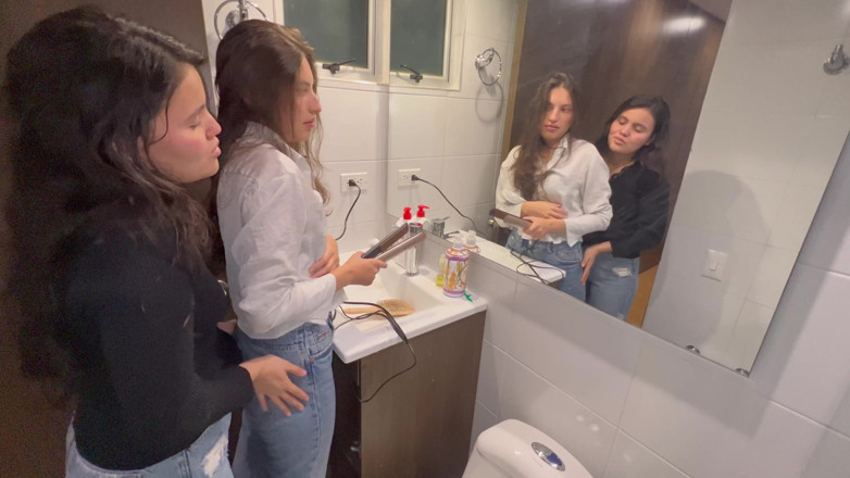 scarlettandc: Min makeupartist inbjuder mig att göra heta saker