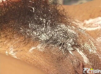 Big Tits for You: Milf brunetă cu pizda ei păroasă rasă înainte de a face...