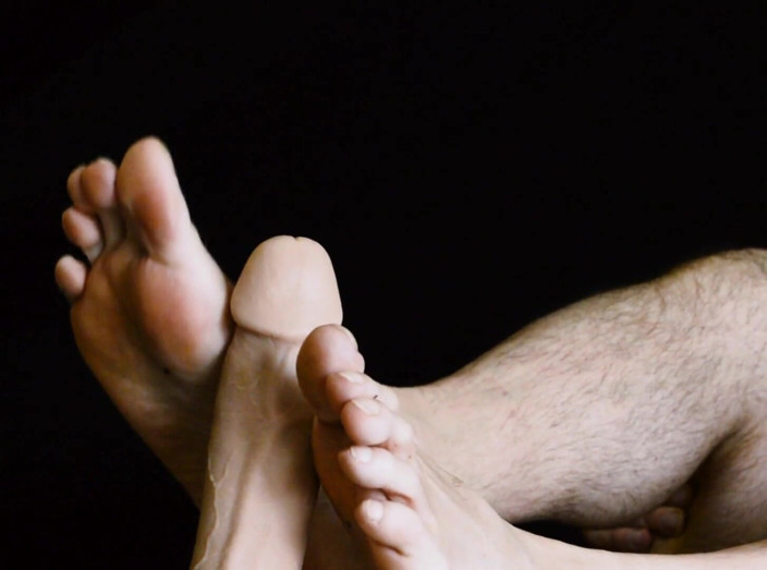 Cam Crest: Hot Foot Job with Dirty Talk