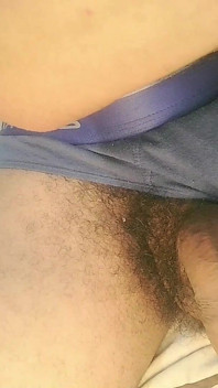 ¡Grande, peludo y con olor a macho!