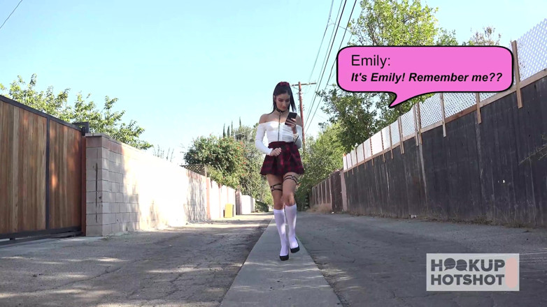 Hookup Hotshot: kaale baalon vaali veshya Emily Willis barbad ho jaati hai...