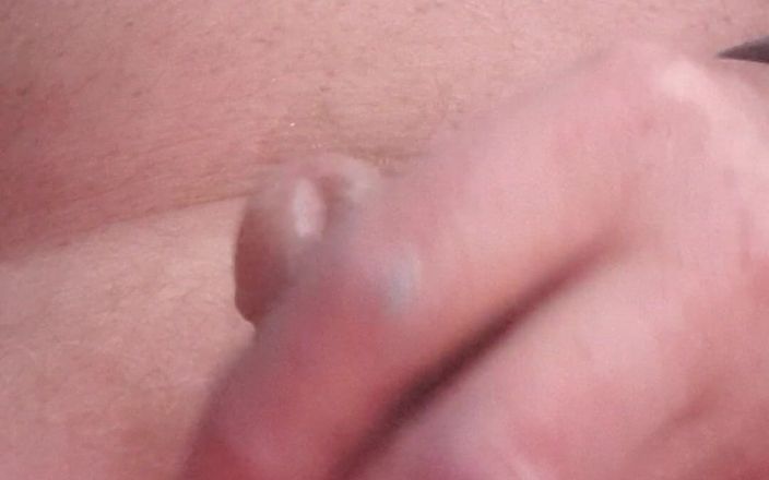 Redhairy4u: 私の小さなペニス滑空おしっこ