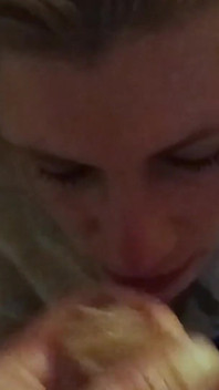 Compilation amatoriale deepthroat il gagging e la miLF troia inzuppata di sborra
